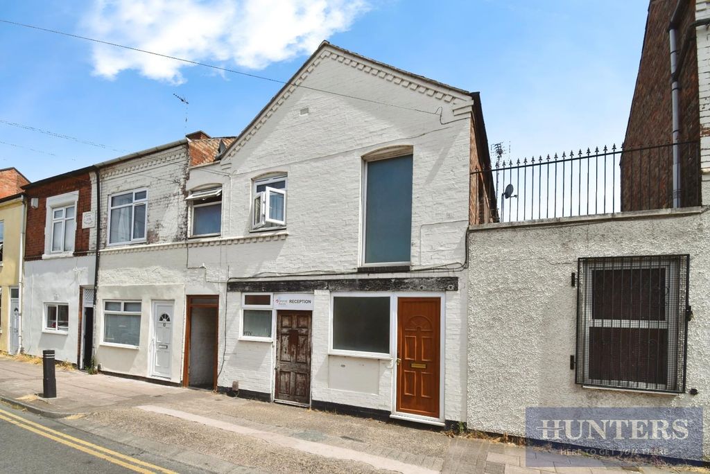 Property photo 1 of 5 Station Street