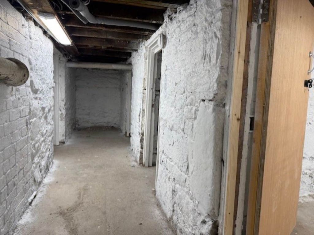 Property photo 3 of 5 3