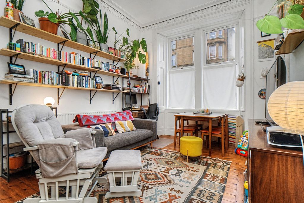 Property photo 2 of 18 4714362