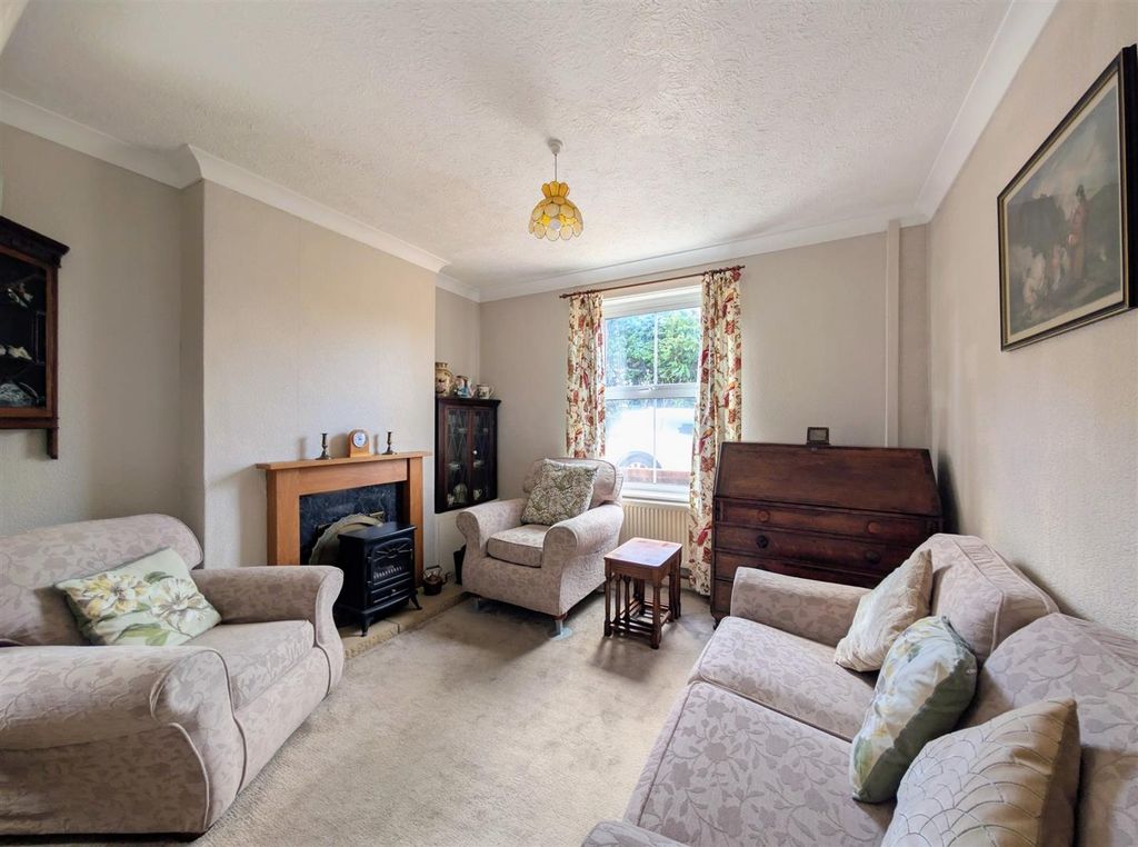 Property photo 2 of 17