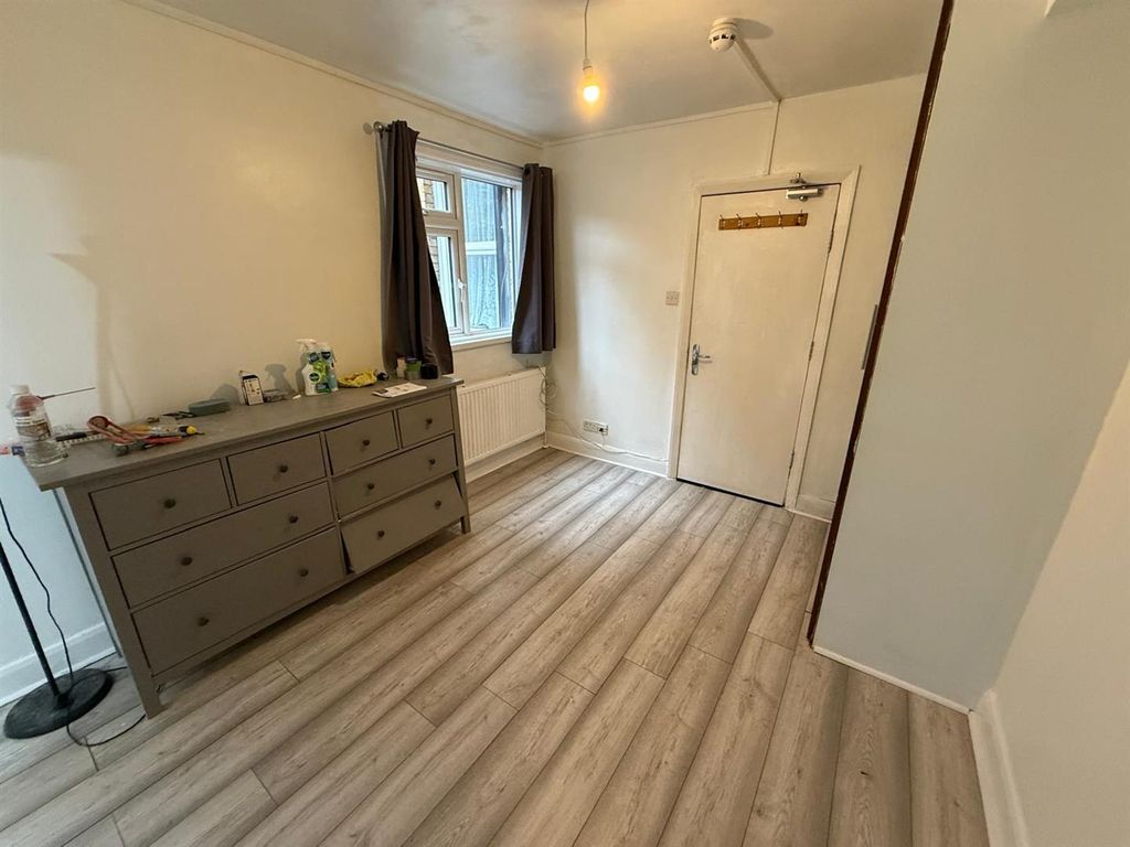 Property photo 3 of 10 8730Fb5E-1439-4710-Ac36-31A59Cead7c2.Jpeg