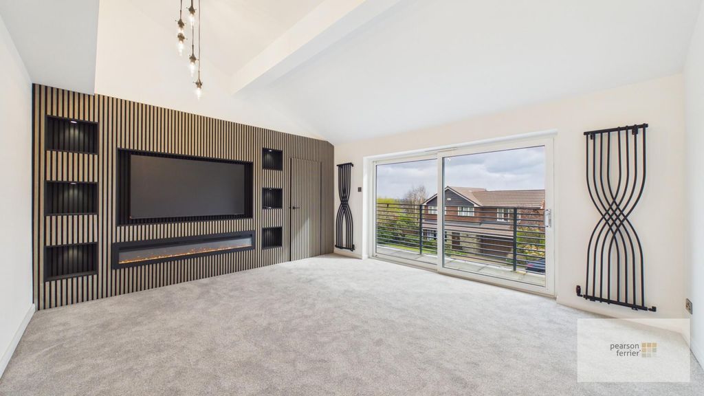 Property photo 2 of 25