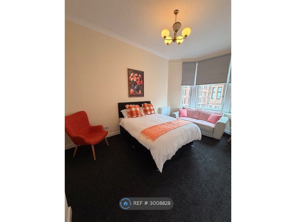Property photo 1 of 11 Room 2