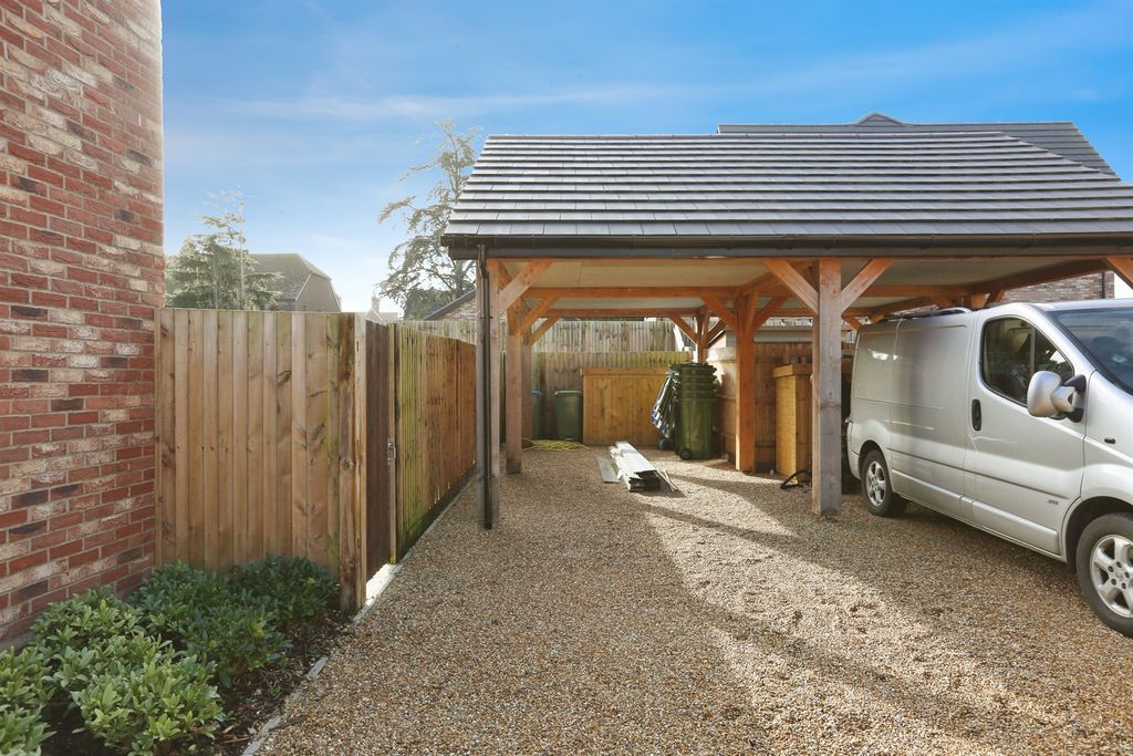 Property photo 2 of 26