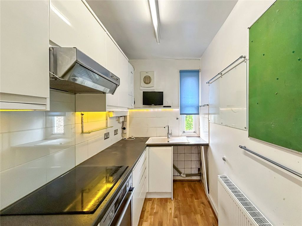 Property photo 3 of 7 Picture No. 06