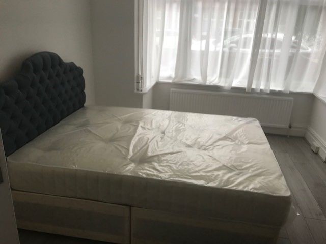 Property photo 1 of 4 Bedroom