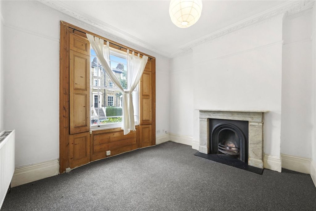 Property photo 2 of 12