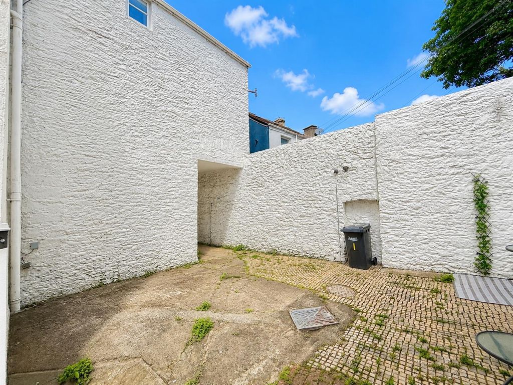 Property photo 3 of 11 Communal Mews Courtyard.Png