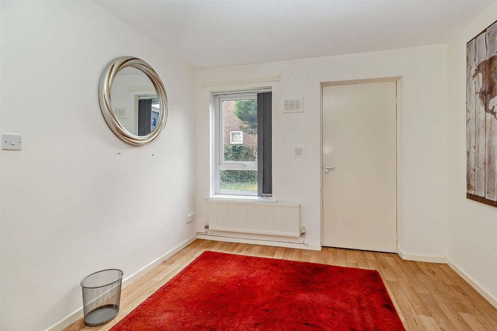 Property photo 2 of 12 8677316-Interior11-800.Jpg