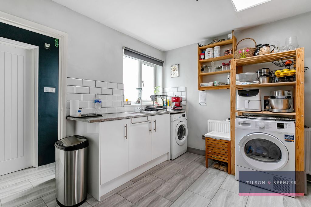 Property photo 3 of 19 1209202511_Tils_36 Poynton Road _N17 9Sp_009_Wm