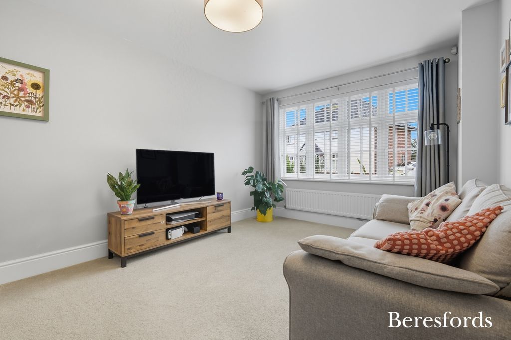 Property photo 2 of 24 Picture No. 27