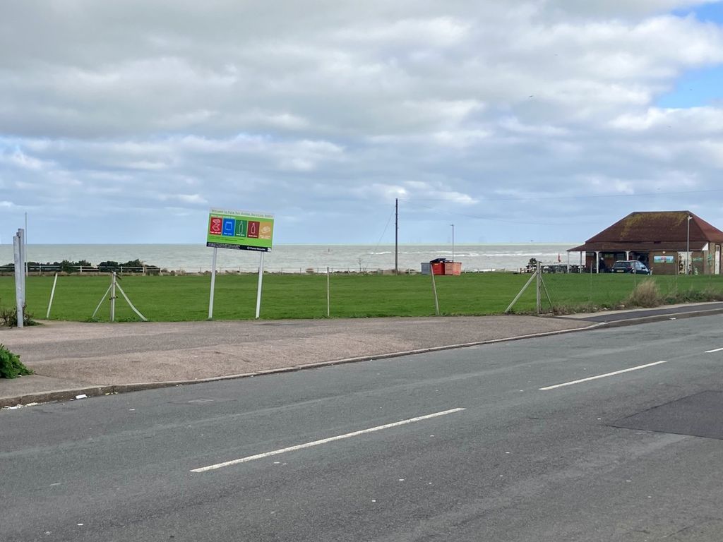 Property photo 2 of 14 Picture No. 37