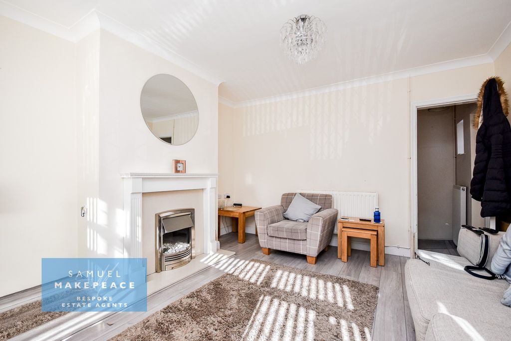 Property photo 3 of 16 Gallery