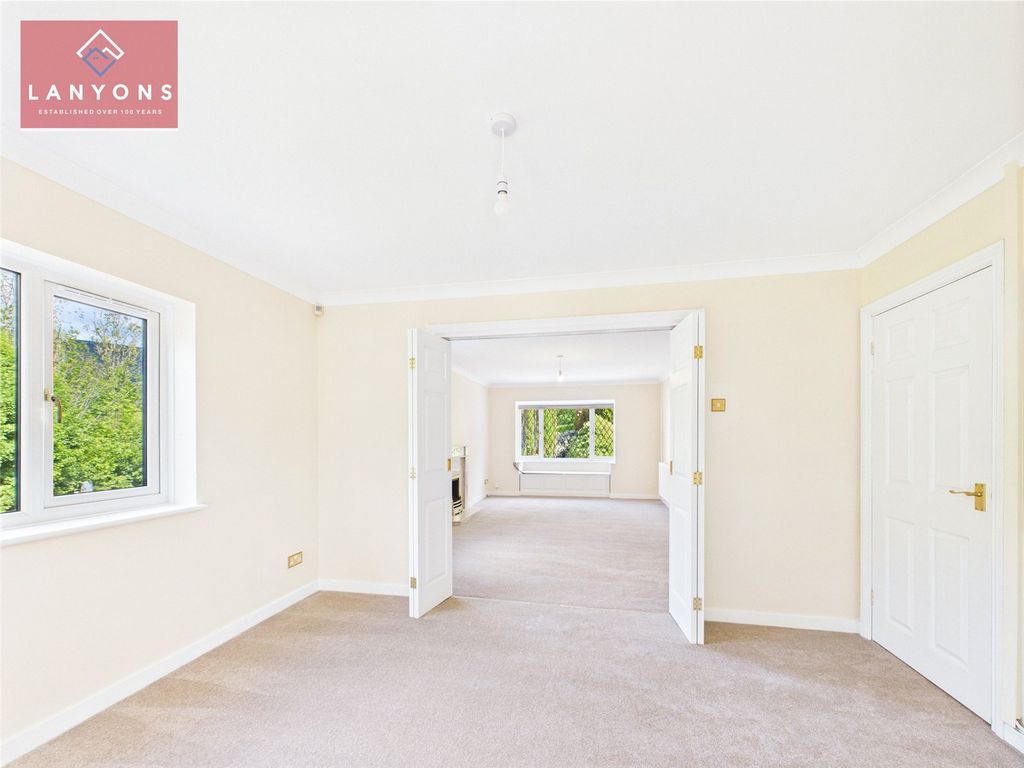 Property photo 3 of 35 Picture No. 16