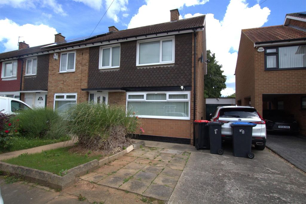 Property photo 1 of 15 8 Laindon.Jpg