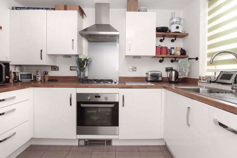 Property photo 3 of 11 Photo 8