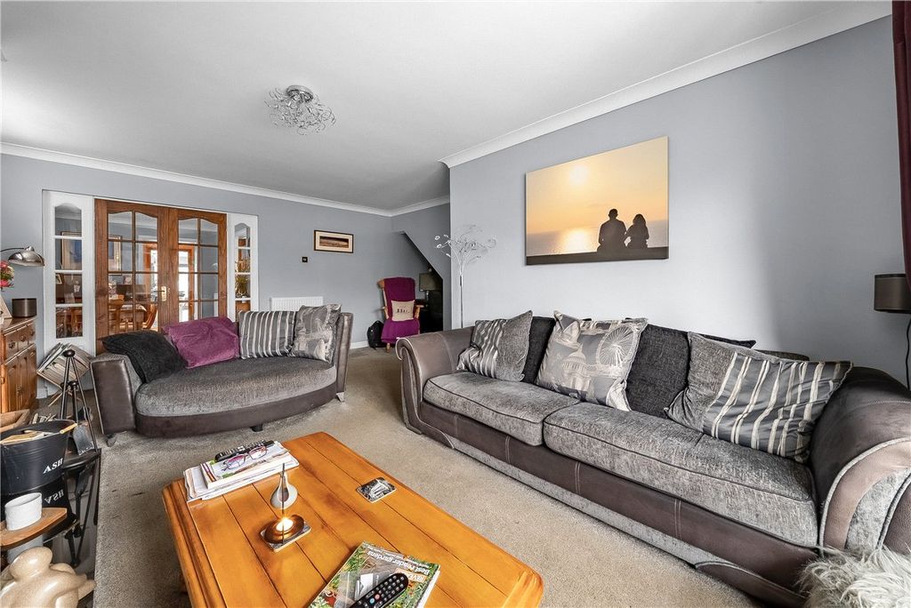 Property photo 3 of 27 Picture No. 04