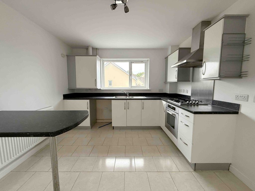 Property photo 2 of 9 Breakfast Kitchen
