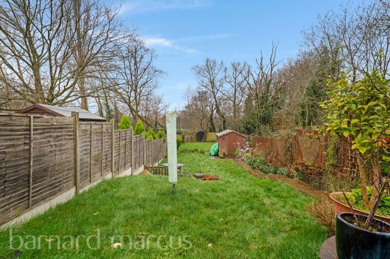 Property photo 2 of 8 Garden