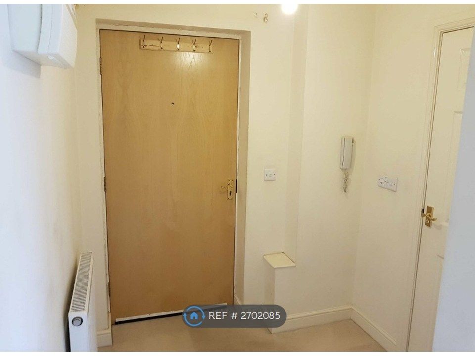 Property photo 2 of 5 Flat Entrance