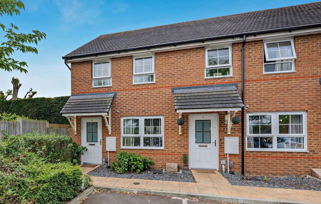 Property photo 1 of 13 8692703-Exterior02v2.Jpg