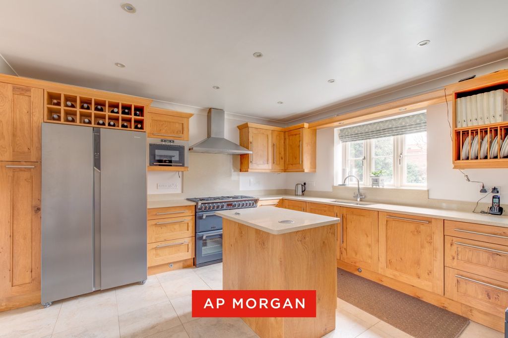 Property photo 3 of 27 Picture No. 22