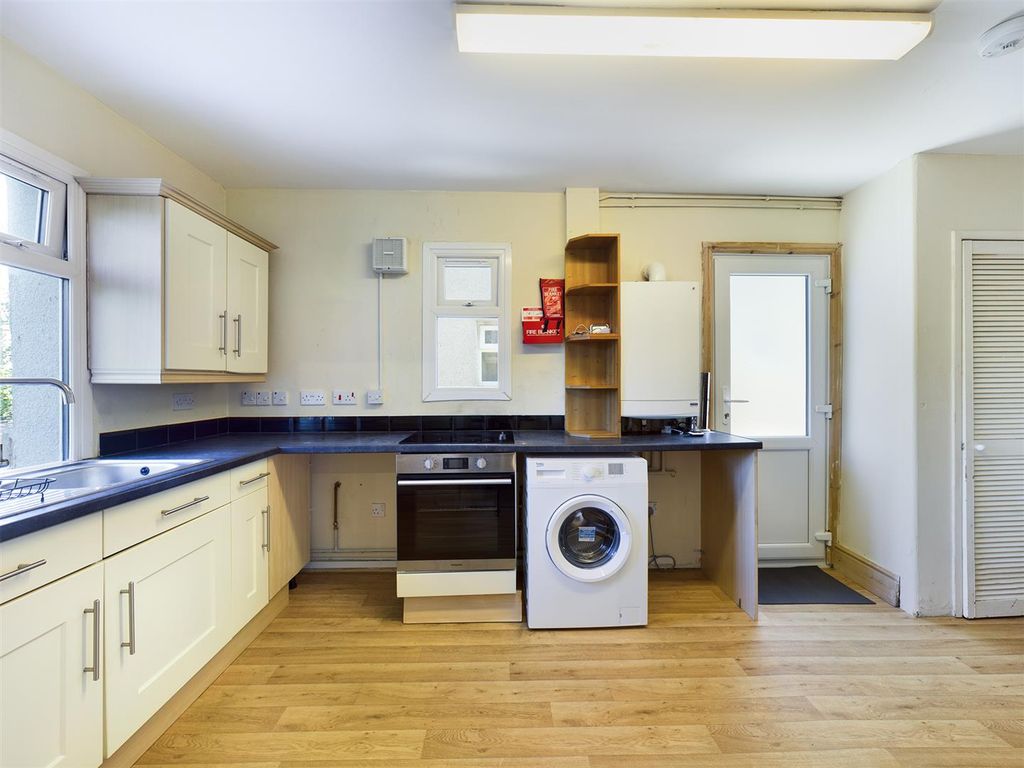 Property photo 3 of 11 Cam00159P1-Pr0134-Still07.Jpg