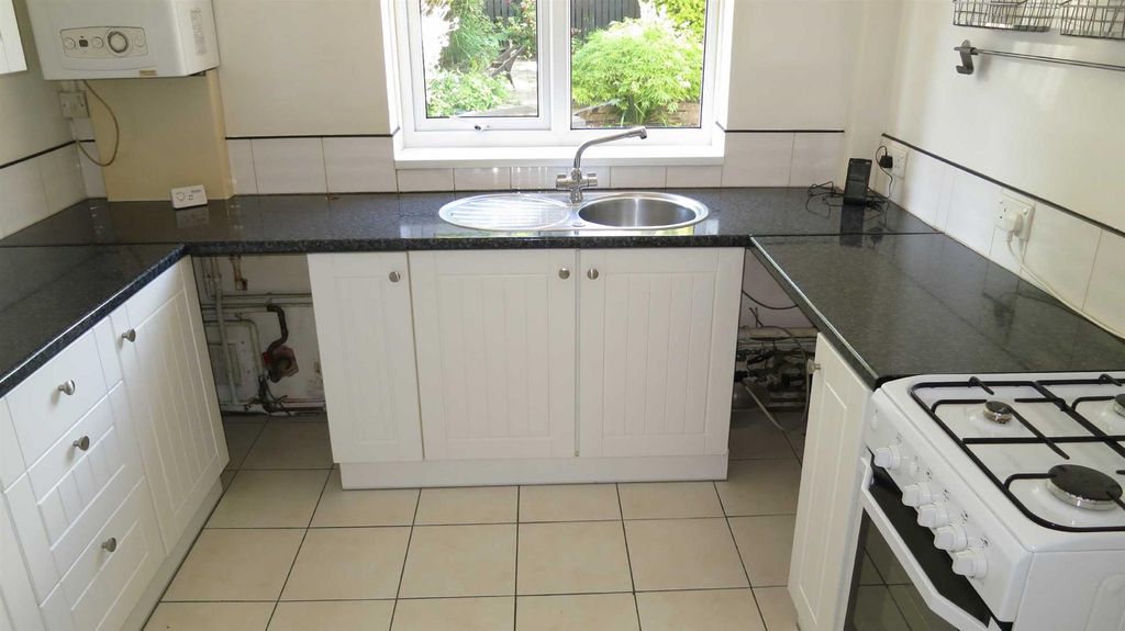 Property photo 3 of 7 24, Cromwell Crescent Lambley, Nottingham, Ng4 4Pj