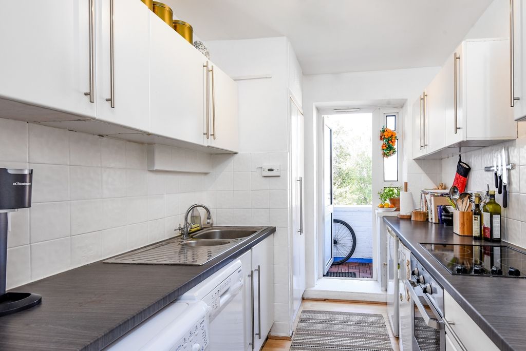 Property photo 2 of 7 369707 (3)