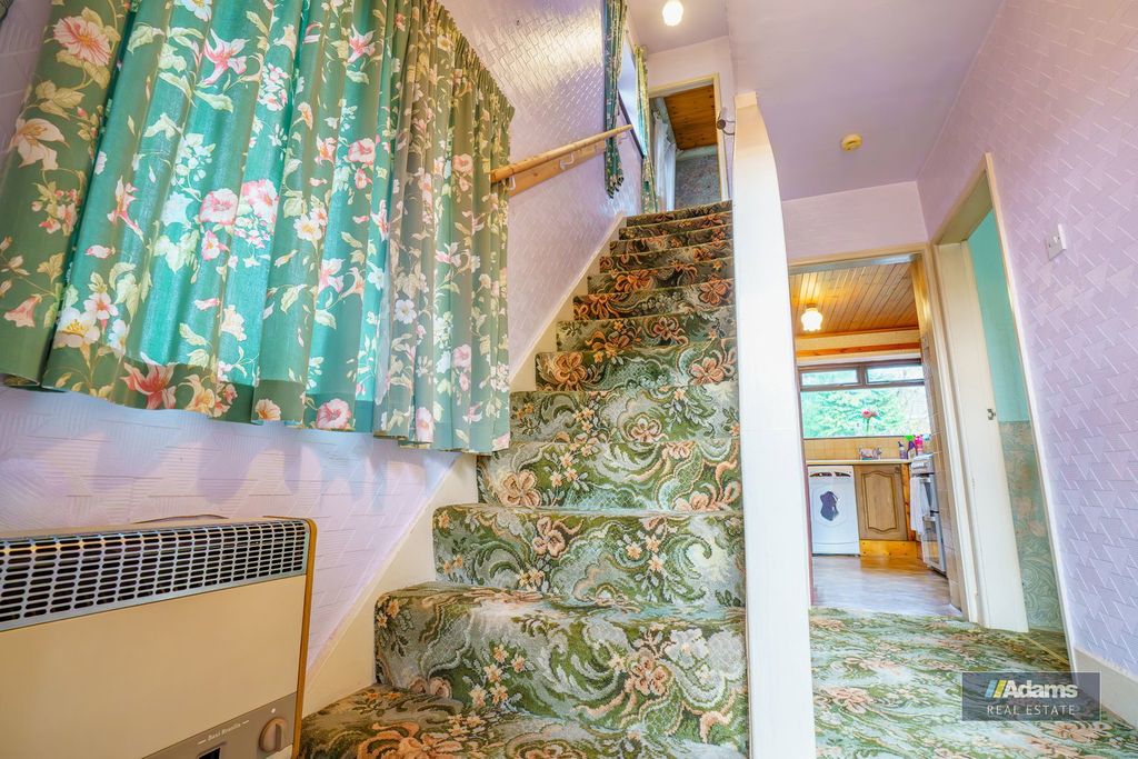 Property photo 3 of 28