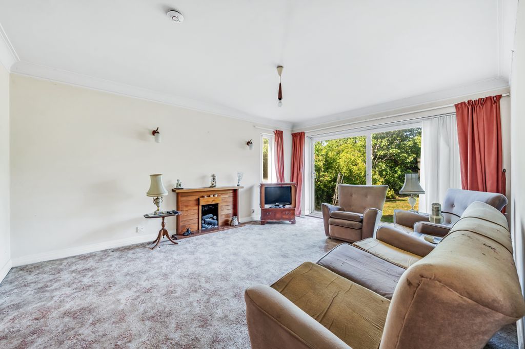 Property photo 2 of 12