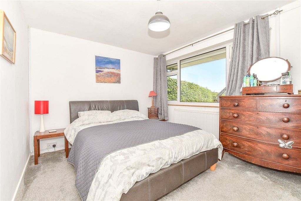 Property photo 1 of 18 Bedroom 1