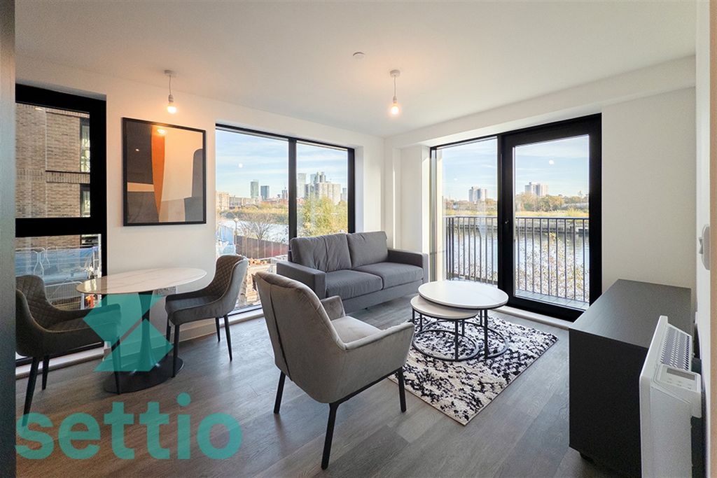 Property photo 1 of 8 (Main)