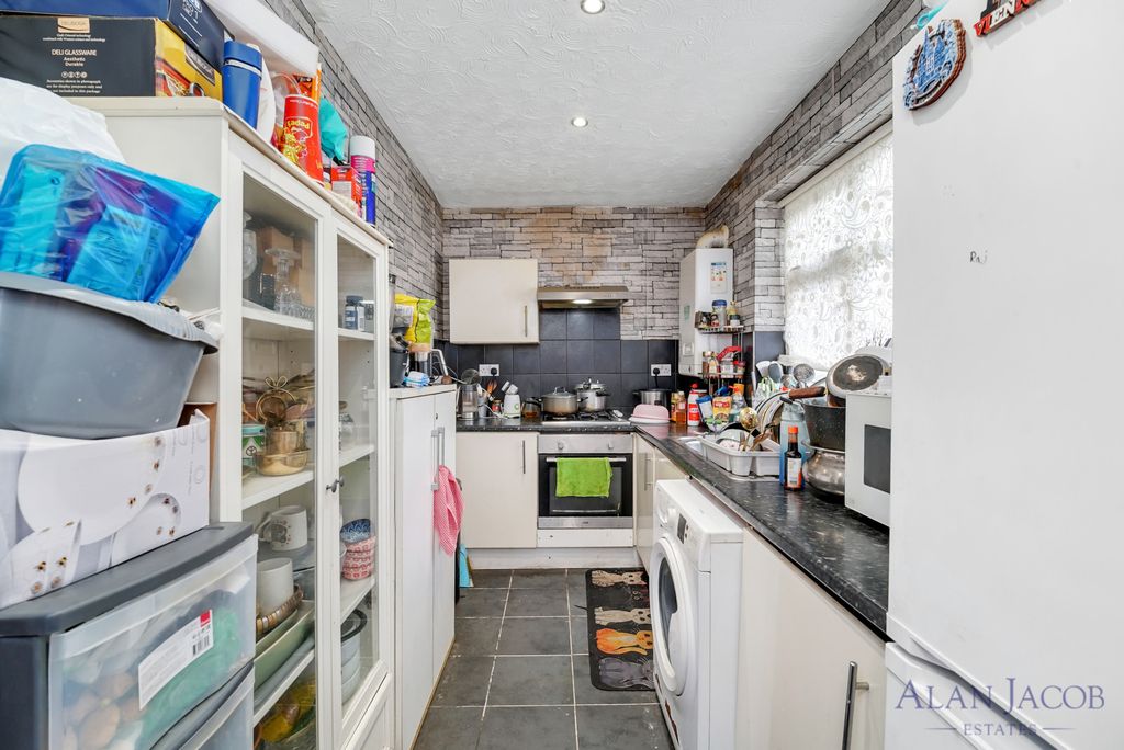 Property photo 3 of 16