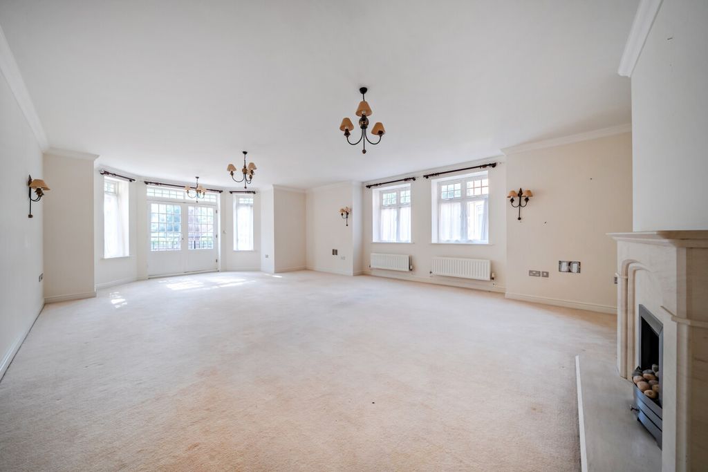 Property photo 2 of 21 1482780-4-6A3Cfd5...