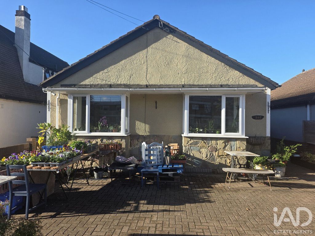Property photo 2 of 19