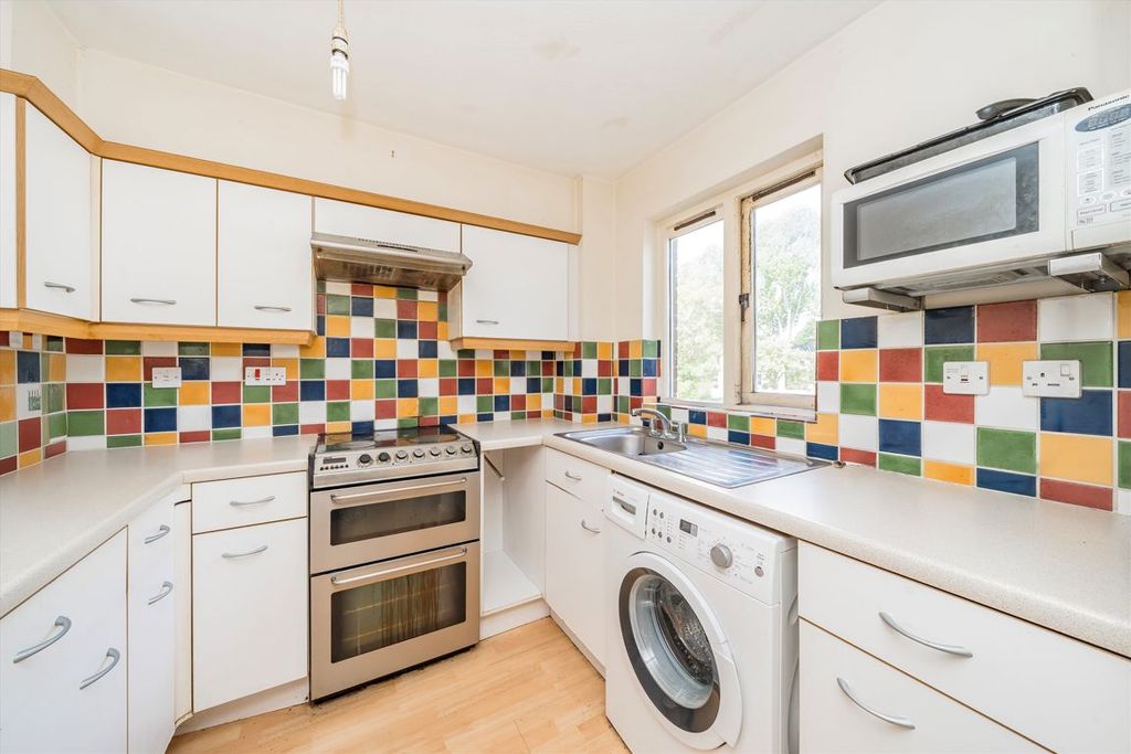 Property photo 3 of 4