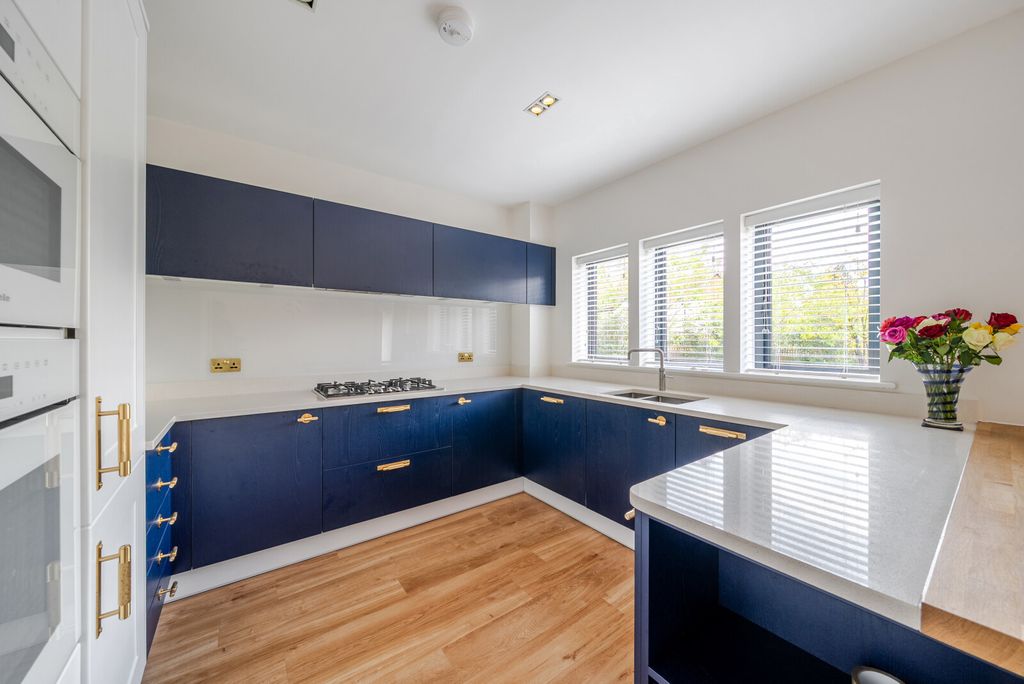 Property photo 3 of 18 1522648-21-1A0Aa5...