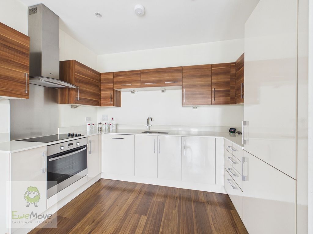 Property photo 3 of 13 Kitchen