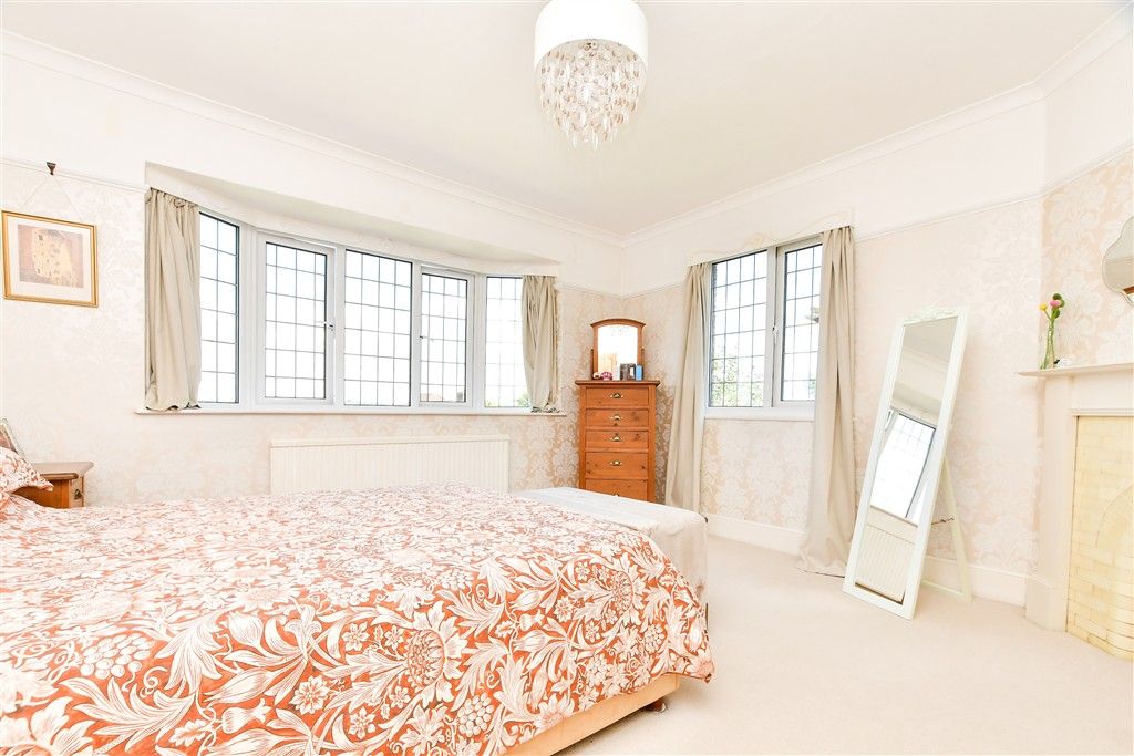 Property photo 1 of 14 Bedroom 1
