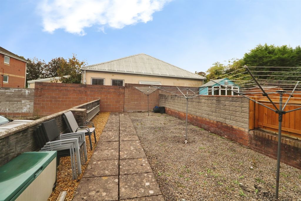 Property photo 2 of 31