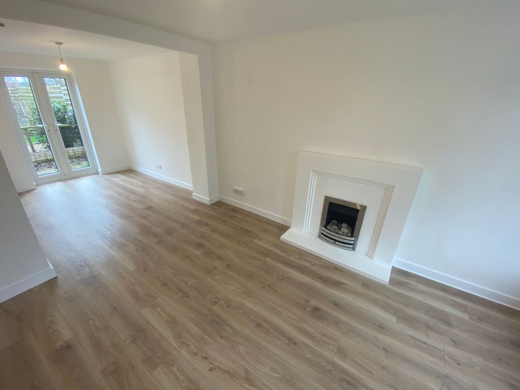 Property photo 2 of 10 Living Room