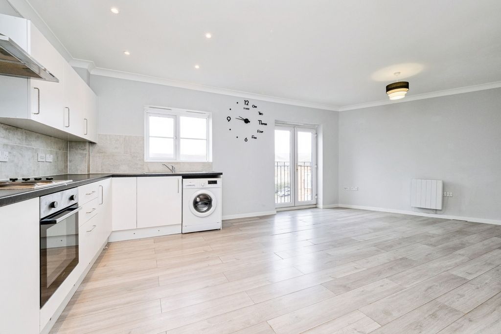 Property photo 3 of 17 Lounge/Kitchen