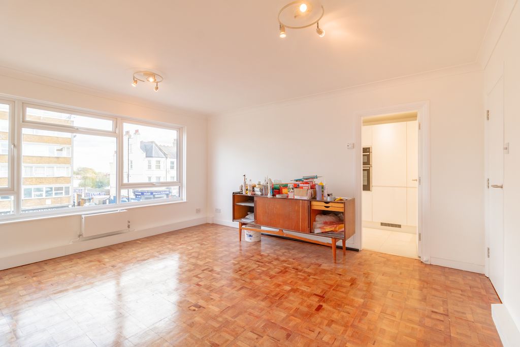 Property photo 2 of 7