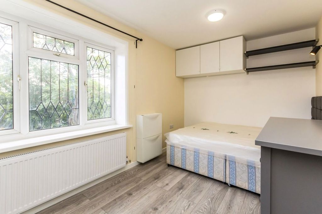 Property photo 2 of 3