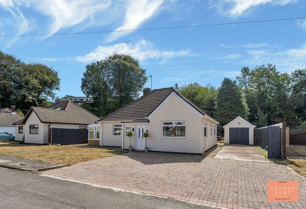 Property photo 1 of 40