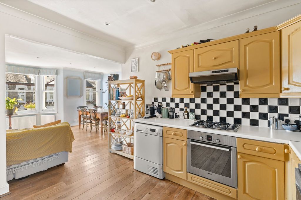 Property photo 3 of 12 Picture No. 23