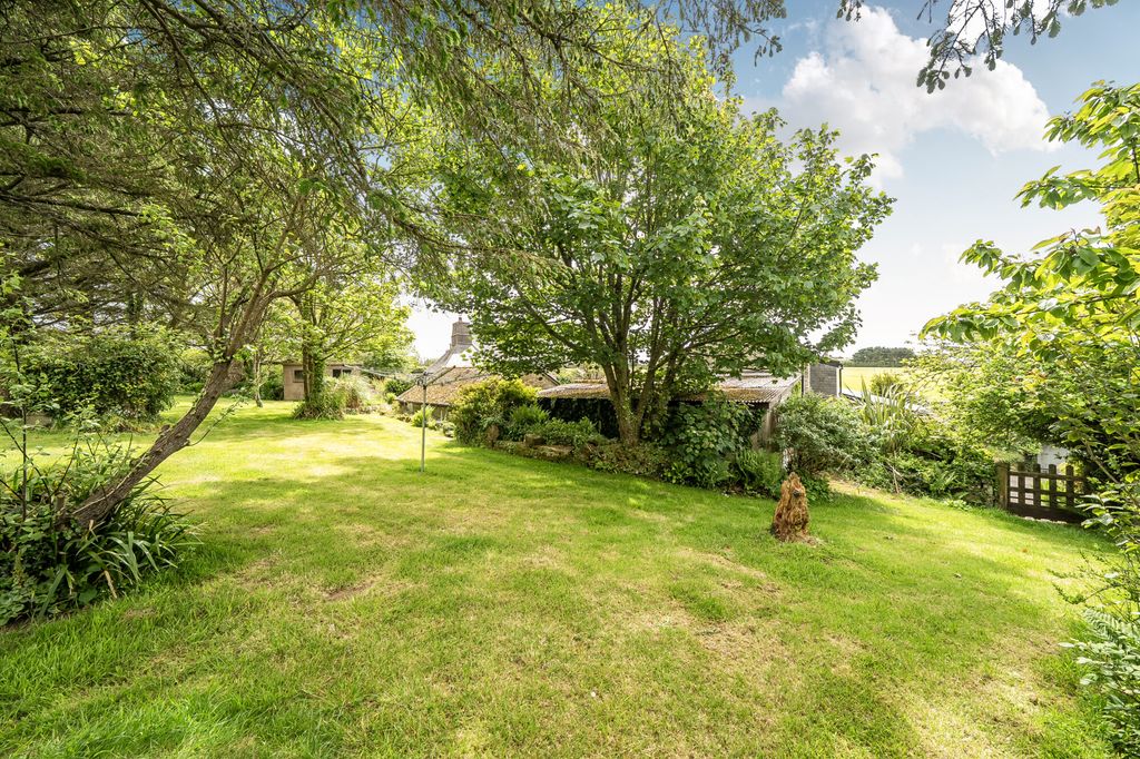 Property photo 2 of 20