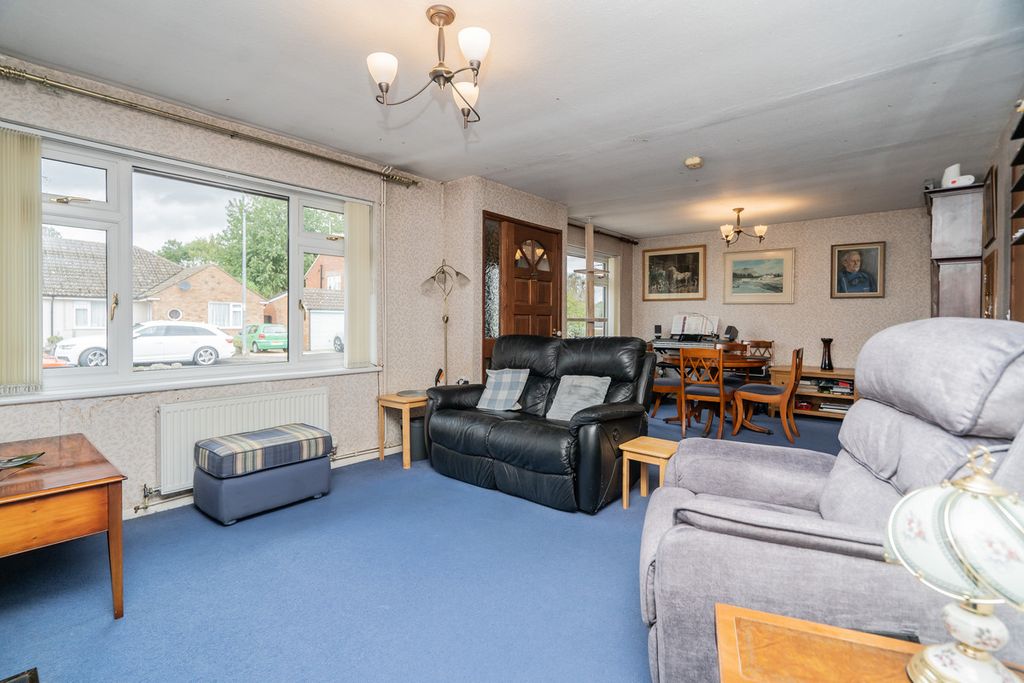 Property photo 2 of 19