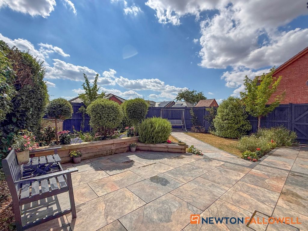 Property photo 3 of 17 Rear Garden 1
